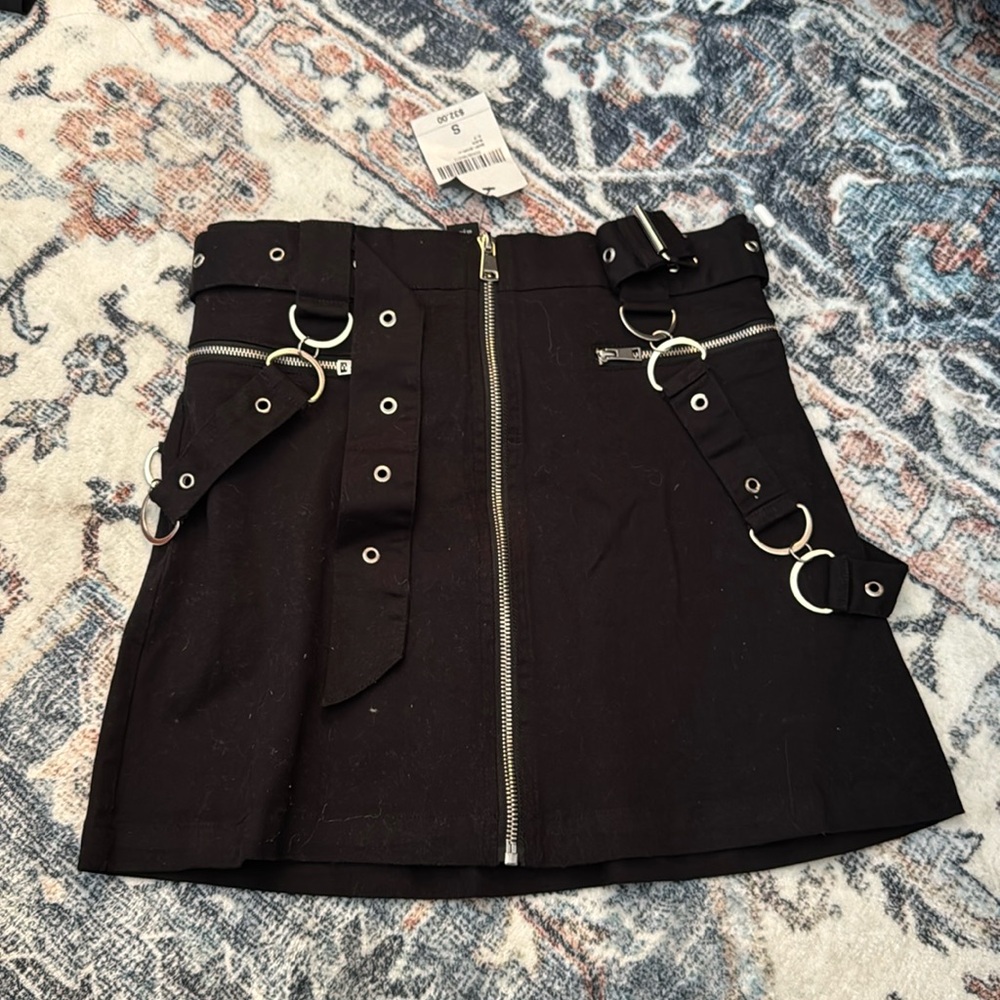 New with tags edgy black cotton mini skirt with belt